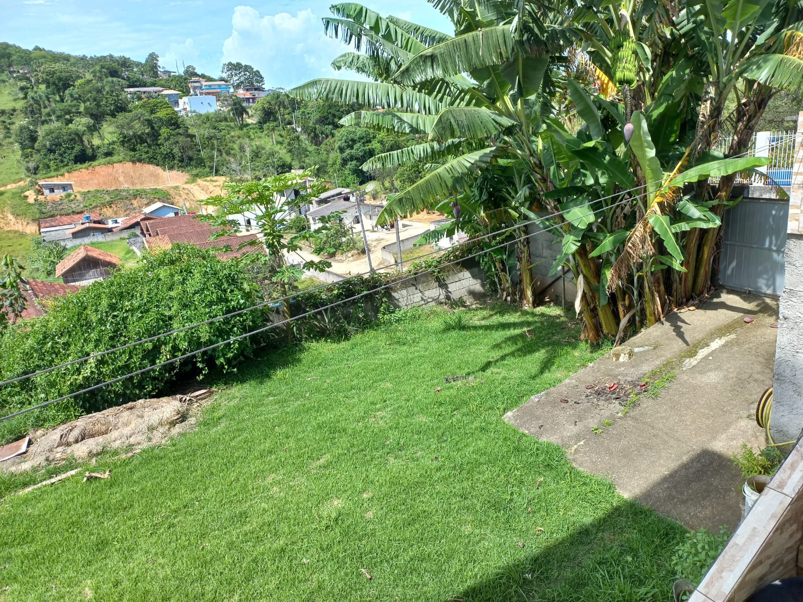 Imagem Sobrado com 4 Quartos à Venda, 250 m²em Fundos - Biguaçu