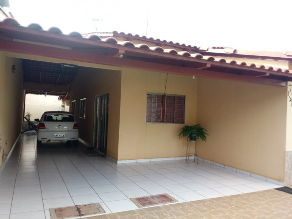 Imagem Casa com 3 Quartos à Venda, 210 m² em Parque Flamboyant - Goiânia Imagem Casa com 3 Quartos à Venda, 210 m² em Parque Flamboyant - Goiânia