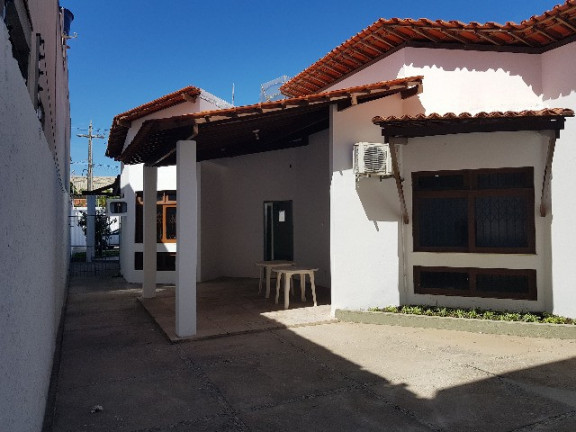 Imagem Casa com 3 Quartos à Venda, 222 m² em Atalaia - Aracaju Imagem Casa com 3 Quartos à Venda, 222 m² em Atalaia - Aracaju