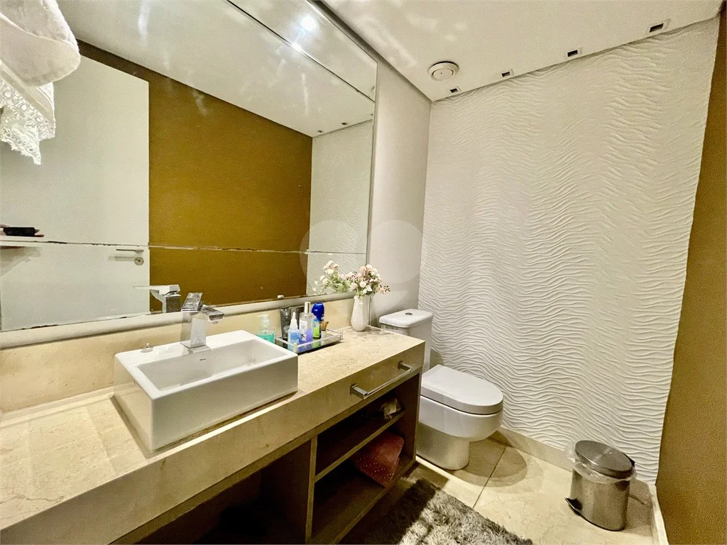 Imagem Apartamento com 4 Quartos à Venda, 230 m²em Icaraí - Niterói Imagem Apartamento com 4 Quartos à Venda, 230 m²em Icaraí - Niterói