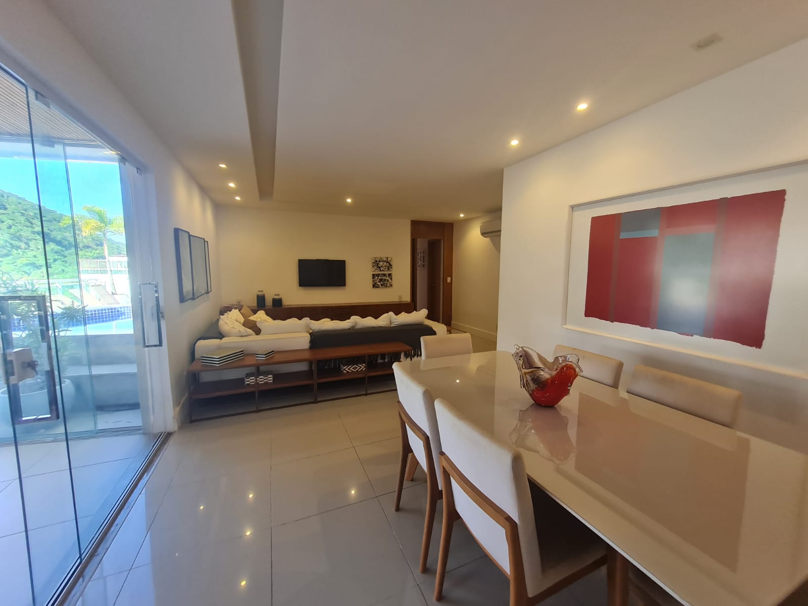 Imagem Apartamento com 3 Quartos à Venda, 280 m²em Camboinhas - Niterói Imagem Apartamento com 3 Quartos à Venda, 280 m²em Camboinhas - Niterói