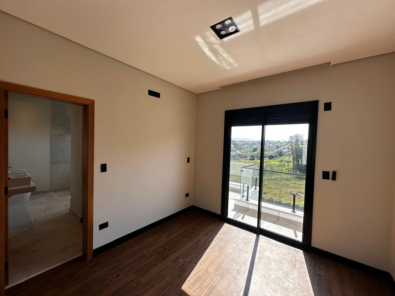Imagem Casa de Condomínio com 4 Quartos à Venda, 234 m²em Cézar de Souza - Mogi das Cruzes