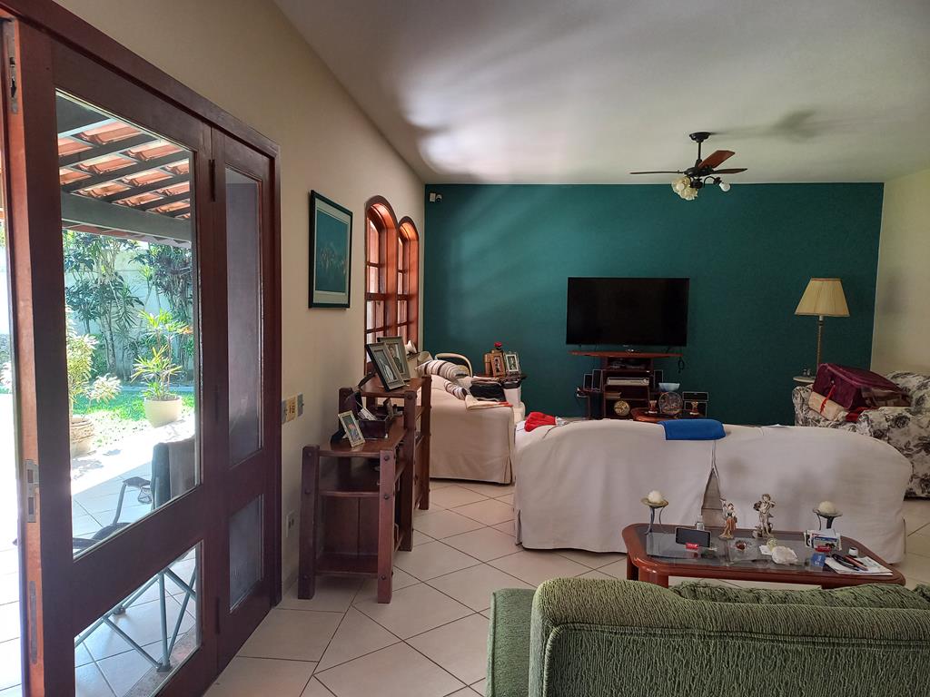 Imagem Casa com 4 Quartos à Venda, 400 m²em Itaipu - Niterói