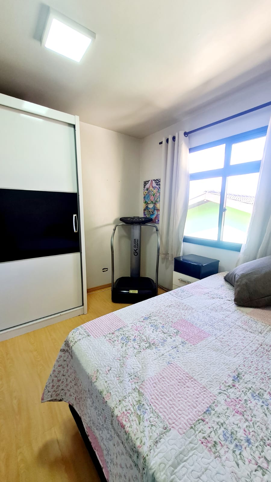 Imagem Sobrado com 4 Quartos à Venda, 160 m² em Boa Vista - Curitiba Imagem Sobrado com 4 Quartos à Venda, 160 m² em Boa Vista - Curitiba