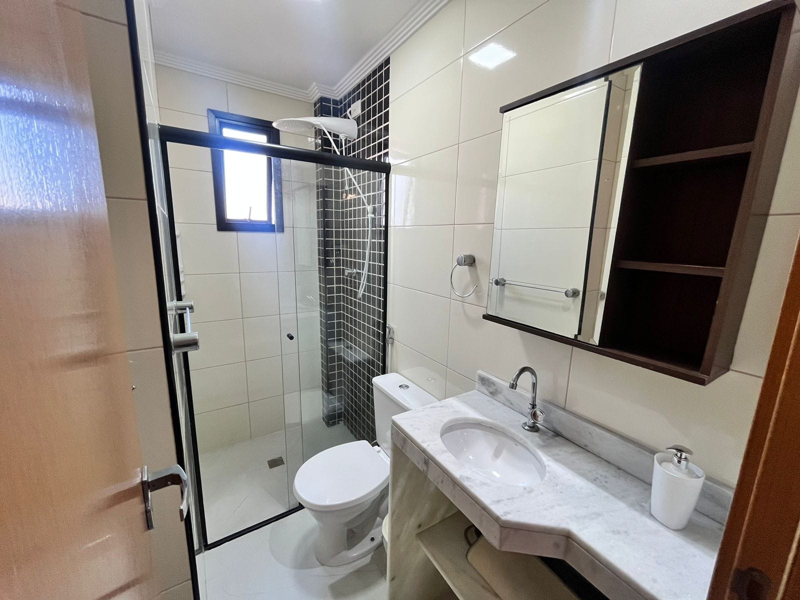 Imagem Apartamento com 2 Quartos à Venda, 74 m²em Guilhermina - Praia Grande Imagem Apartamento com 2 Quartos à Venda, 74 m²em Guilhermina - Praia Grande