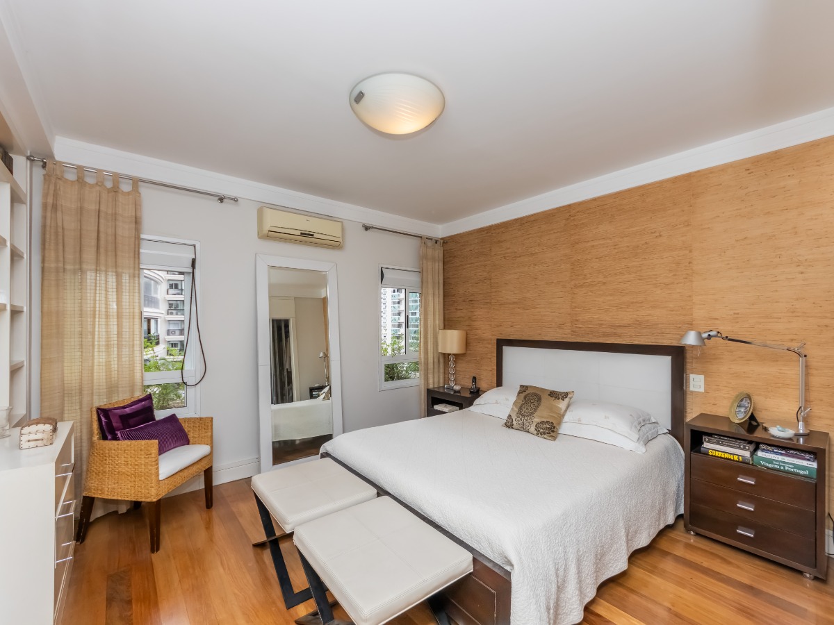 Imagem Apartamento com 3 Quartos à Venda, 243 m² em Vila Uberabinha - São Paulo