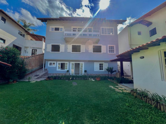 Casa com 5 Quartos à Venda, 400 m² em Golfe - Teresópolis