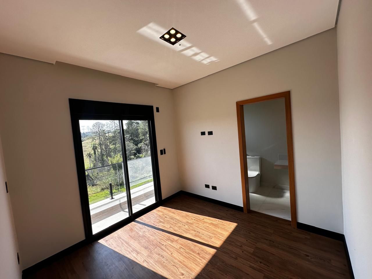 Imagem Casa de Condomínio com 4 Quartos à Venda, 234 m²em Cézar de Souza - Mogi das Cruzes