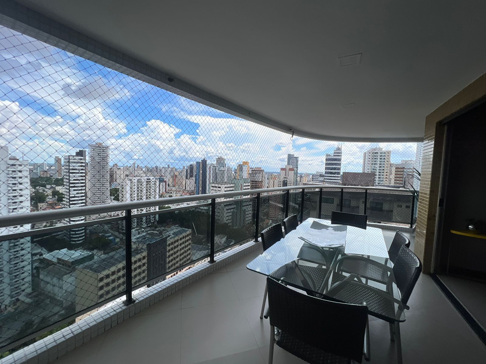 Imagem Apartamento com 1 Quarto à Venda, 185 m²em Umarizal - Belém Imagem Apartamento com 1 Quarto à Venda, 185 m²em Umarizal - Belém