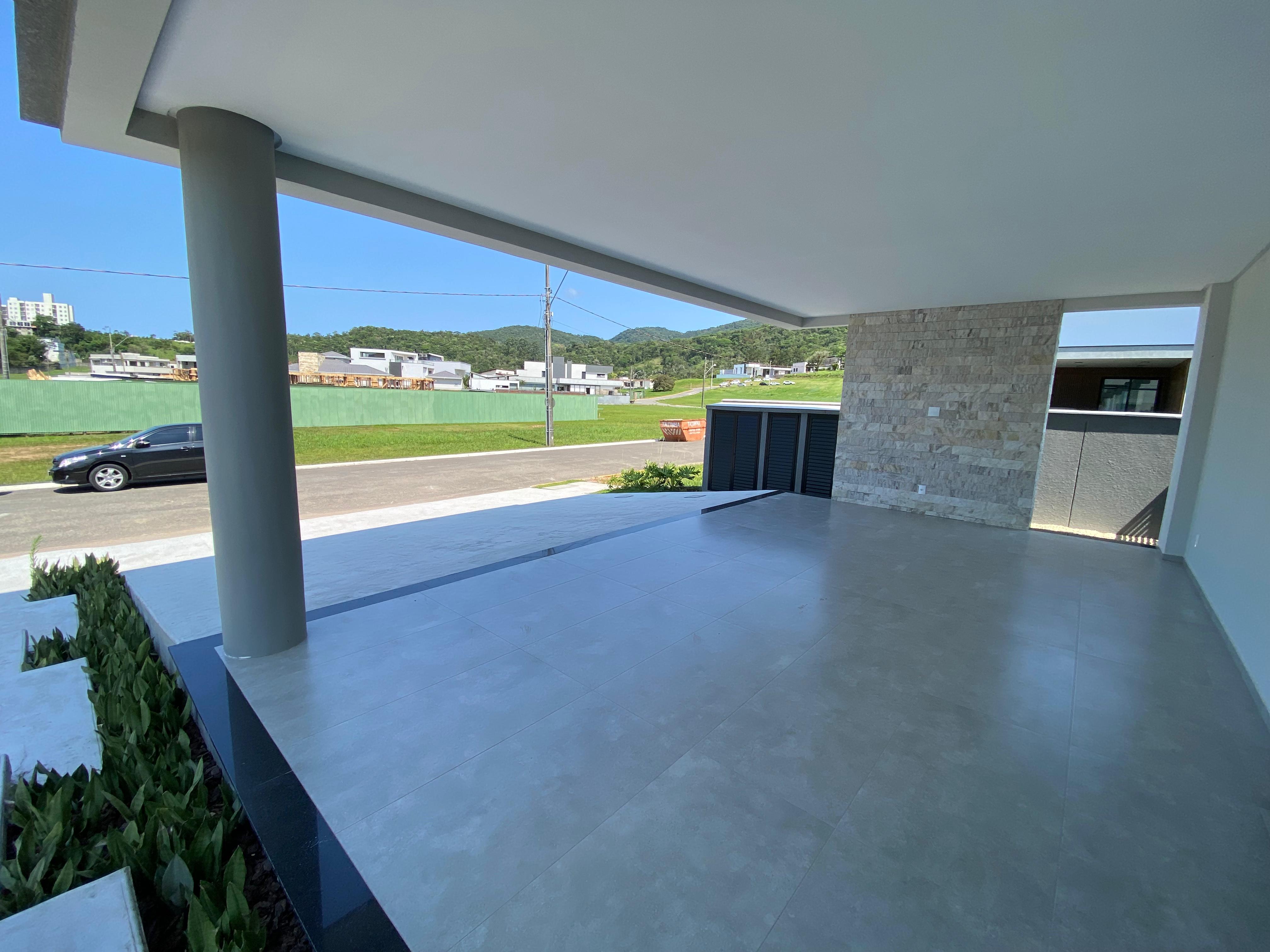 Imagem Casa com 4 Quartos à Venda, 370 m²em Santa Regina - Camboriú Imagem Casa com 4 Quartos à Venda, 370 m²em Santa Regina - Camboriú