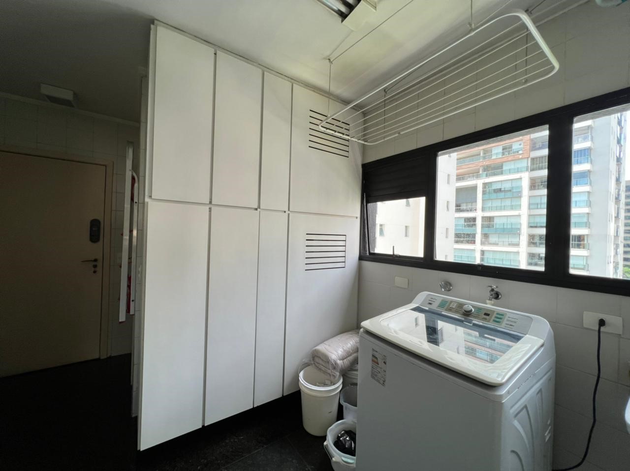 Imagem Apartamento com 4 Quartos à Venda, 220 m²em Itaim Bibi - São Paulo Imagem Apartamento com 4 Quartos à Venda, 220 m²em Itaim Bibi - São Paulo