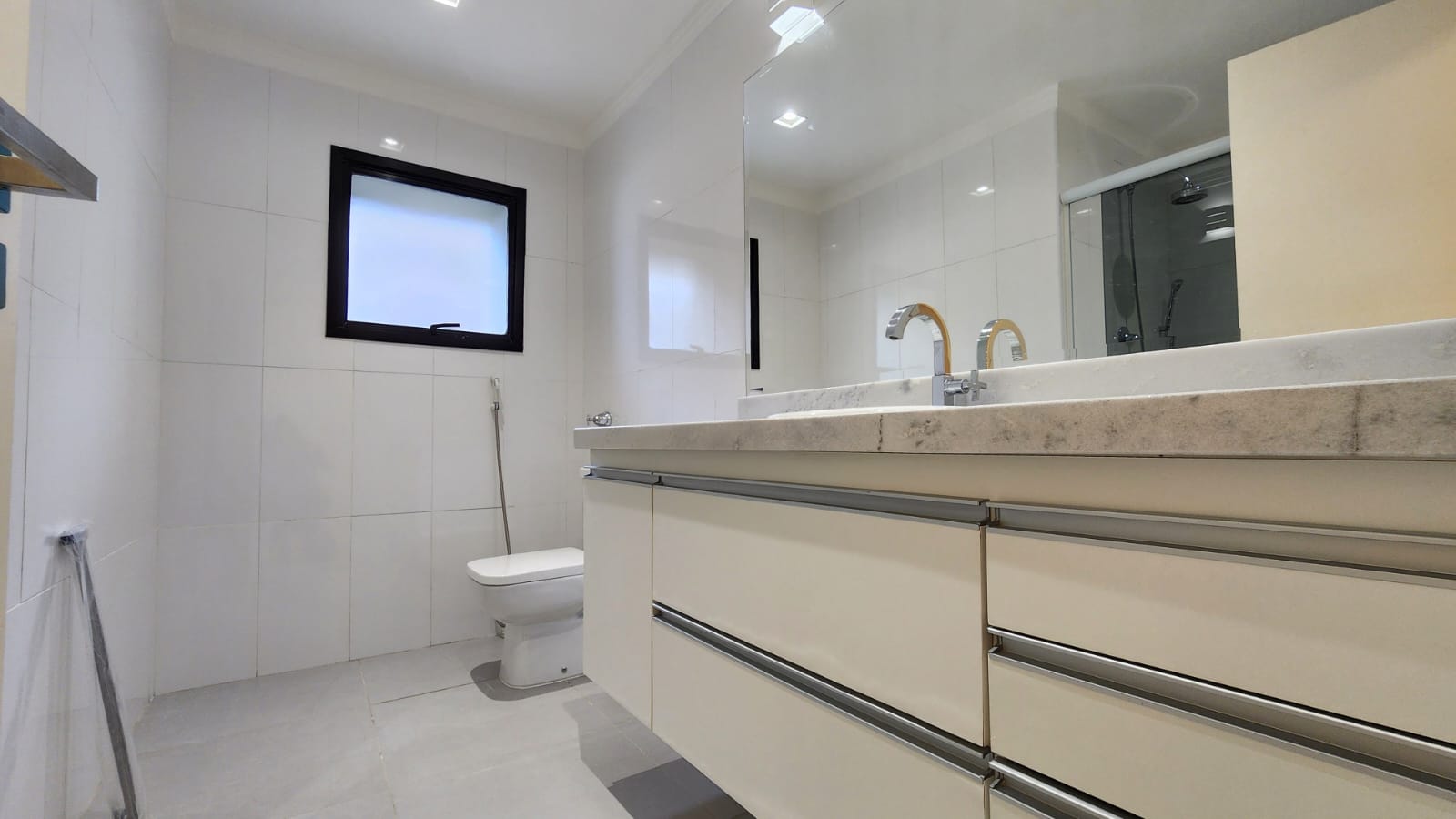 Imagem Apartamento com 4 Quartos à Venda, 251 m²em Pompéia - Santos