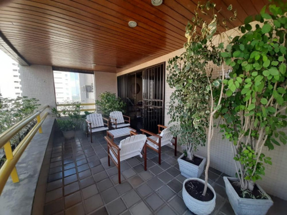 Apartamento com 5 Quartos à Venda, 227 m² em Apipucos - Recife