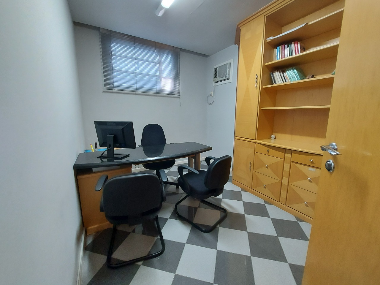 Imagem Sala Comercial à Venda, 169 m²em Centro - Florianópolis