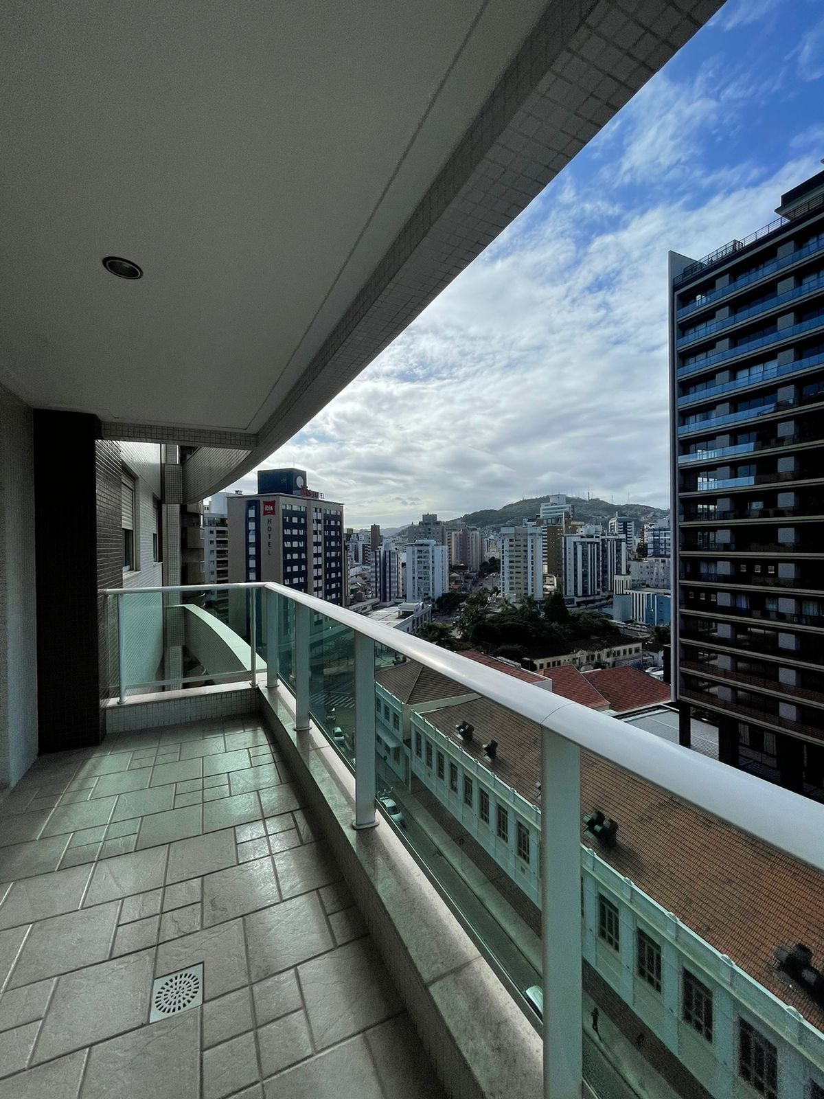 Imagem Apartamento com 3 Quartos à Venda, 12 m²em Centro - Florianópolis