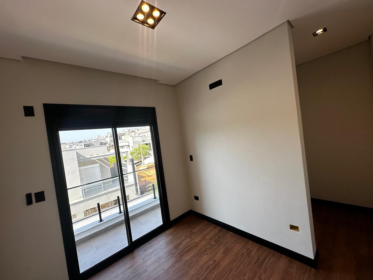 Imagem Casa de Condomínio com 4 Quartos à Venda, 234 m²em Cézar de Souza - Mogi das Cruzes