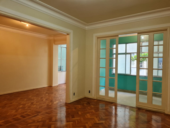 Apartamento com 2 Quartos à Venda, 121 m² em Leme - Rio de Janeiro