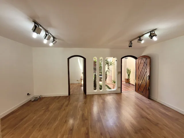 Imagem Sobrado com 3 Quartos à Venda, 229 m²em Campestre - Santo André