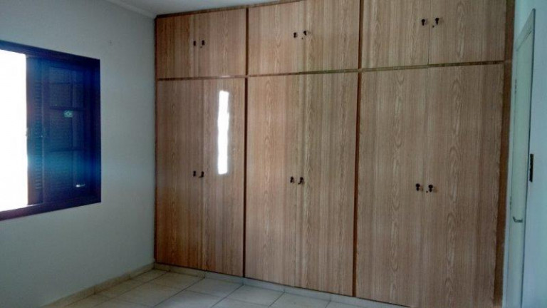 Imagem Sobrado com 3 Quartos à Venda, 298 m² em Jardim Munhoz - Guarulhos Imagem Sobrado com 3 Quartos à Venda, 298 m² em Jardim Munhoz - Guarulhos
