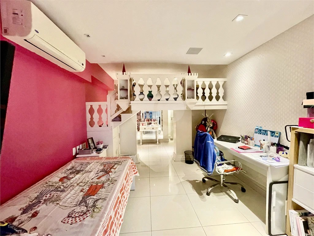Imagem Apartamento com 4 Quartos à Venda, 230 m²em Icaraí - Niterói Imagem Apartamento com 4 Quartos à Venda, 230 m²em Icaraí - Niterói