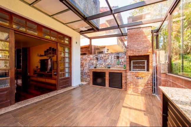 Imagem Casa de Condomínio com 4 Quartos à Venda, 150 m² em Alto - Teresópolis