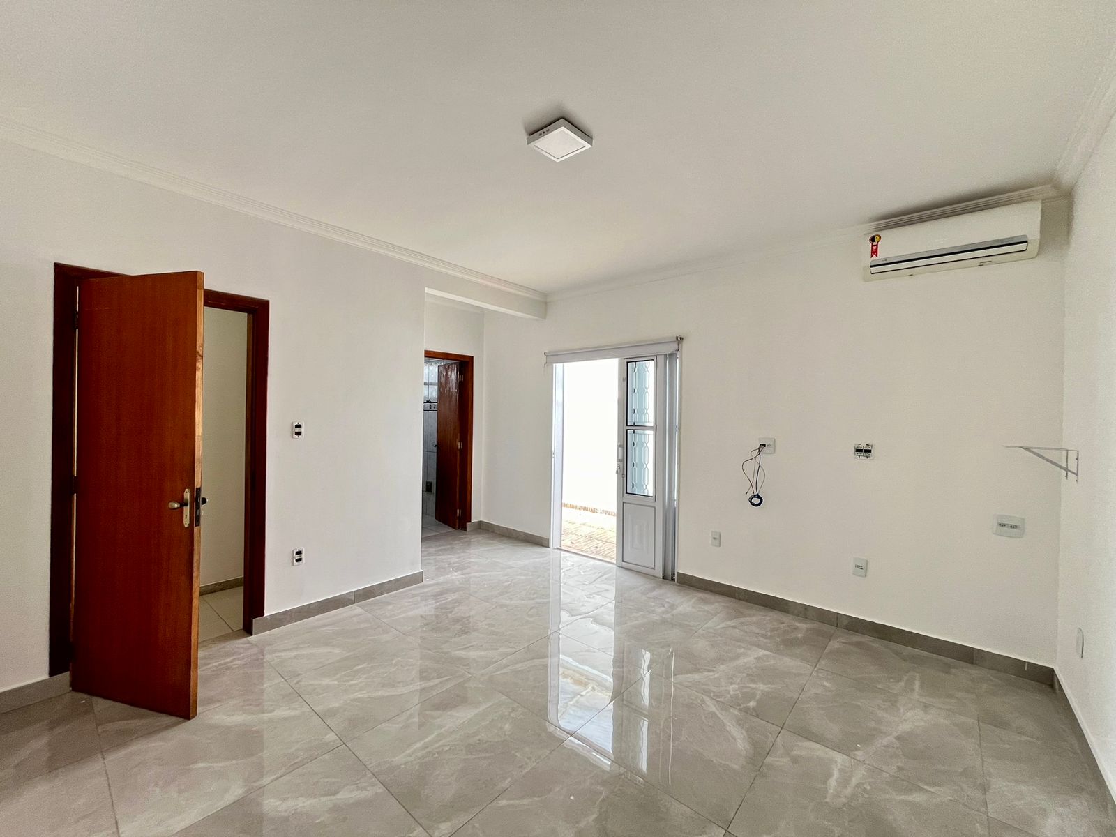 Imagem Casa com 4 Quartos à Venda, 220 m²em Rio Branco - Belo Horizonte Imagem Casa com 4 Quartos à Venda, 220 m²em Rio Branco - Belo Horizonte