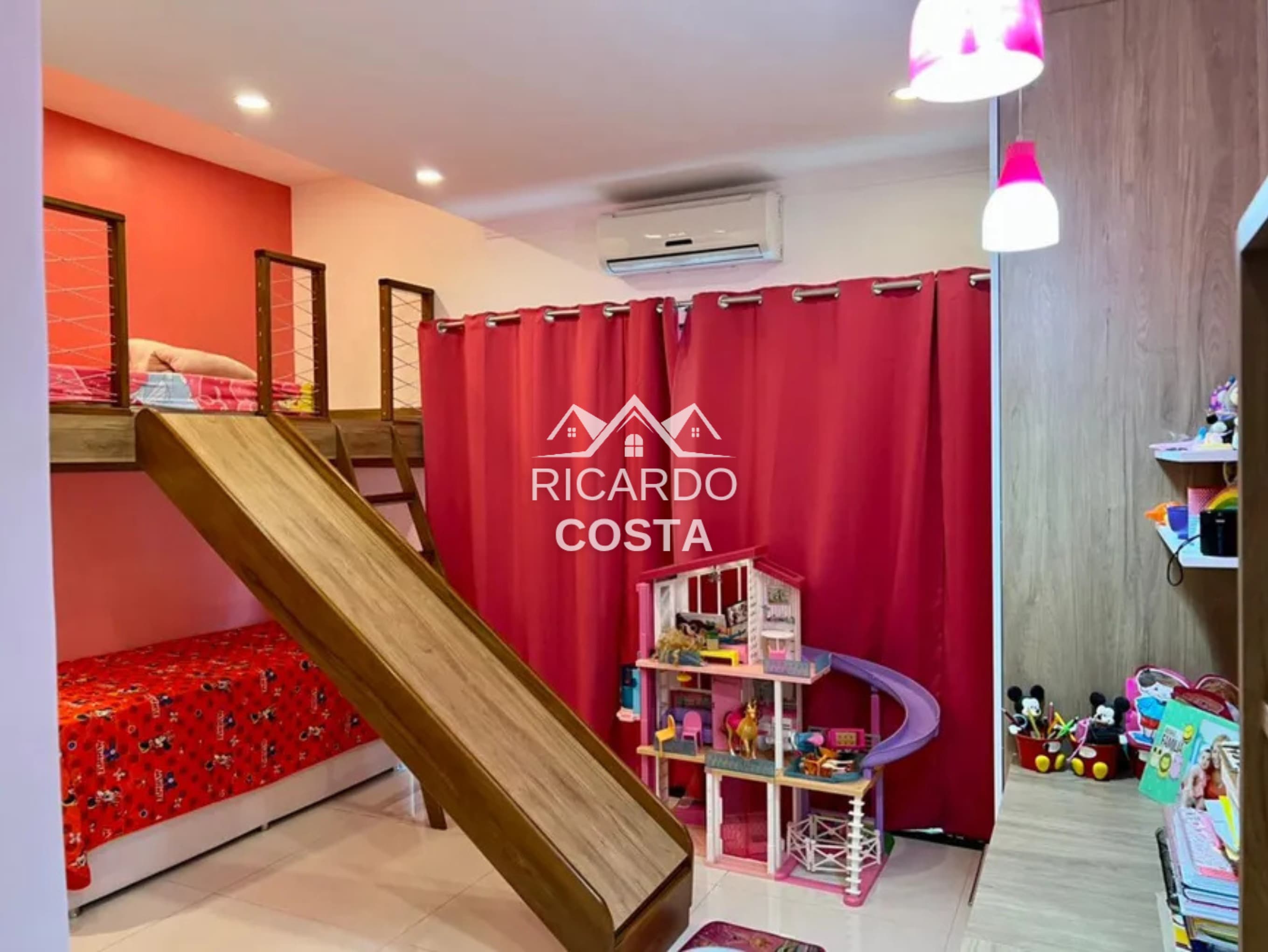 Imagem Casa de Condomínio com 3 Quartos à Venda ou Locação, 310 m² em Jacarepaguá - Rio de Janeiro Imagem Casa de Condomínio com 3 Quartos à Venda ou Locação, 310 m² em Jacarepaguá - Rio de Janeiro