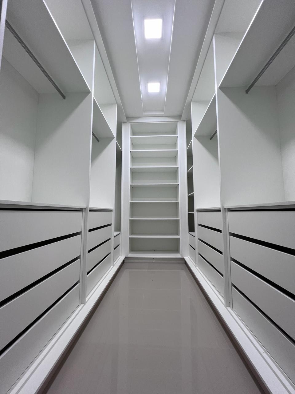 Imagem Sobrado com 5 Quartos à Venda, 346 m²em Jardim Nova Goiânia - Senador Canedo
