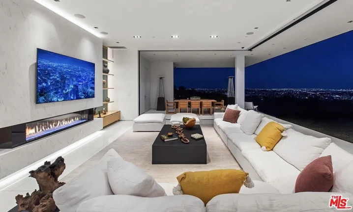 Imagem Casa de Condomínio com 6 Quartos à Venda, 933 m²em Alphaville Residencial Um - Barueri Imagem Casa de Condomínio com 6 Quartos à Venda, 933 m²em Alphaville Residencial Um - Barueri