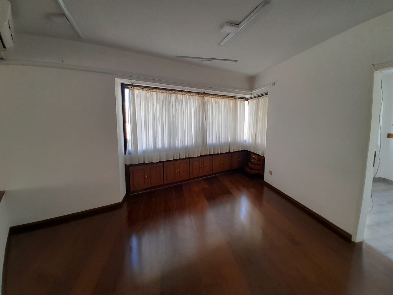 Imagem Apartamento com 3 Quartos à Venda ou Locação, 245 m² em Aclimação - São Paulo