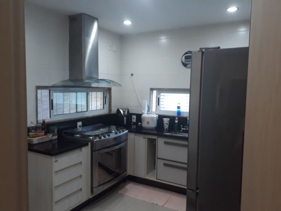 Imagem Casa de Condomínio com 4 Quartos à Venda, 180 m² em Várzea - Teresópolis
