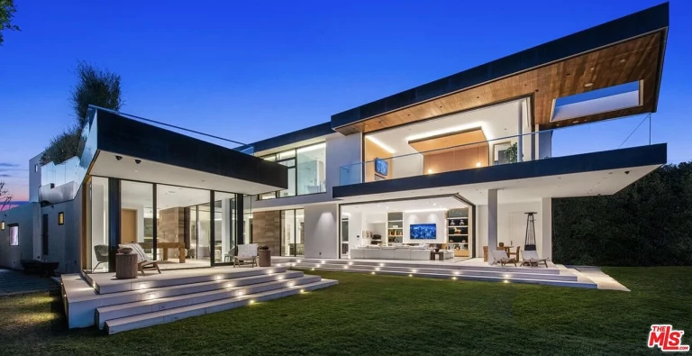 Imagem Casa de Condomínio com 6 Quartos à Venda, 933 m²em Alphaville Residencial Um - Barueri Imagem Casa de Condomínio com 6 Quartos à Venda, 933 m²em Alphaville Residencial Um - Barueri