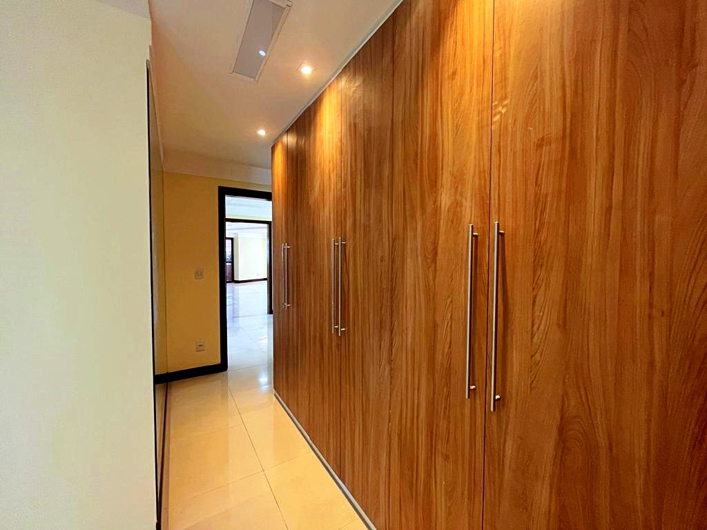 Imagem Apartamento com 4 Quartos à Venda, 266 m²em Nazaré - Belém