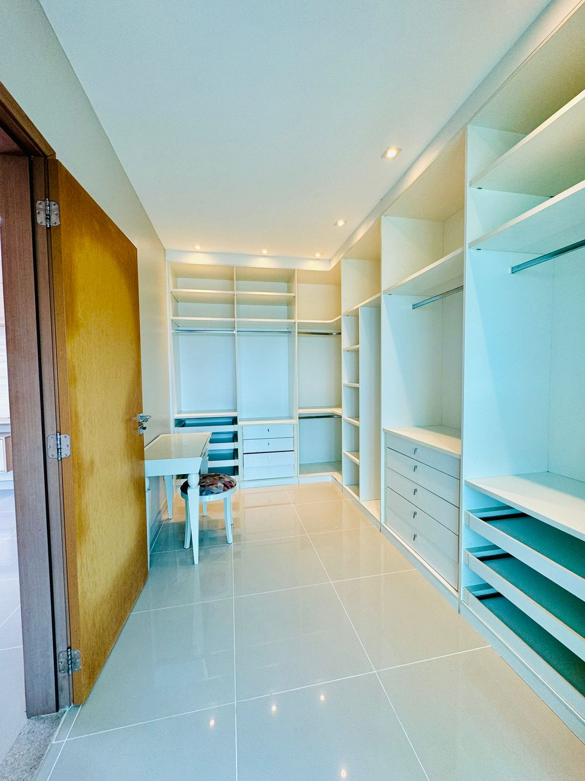 Imagem Apartamento com 3 Quartos à Venda, 166 m²em Umarizal - Belém Imagem Apartamento com 3 Quartos à Venda, 166 m²em Umarizal - Belém