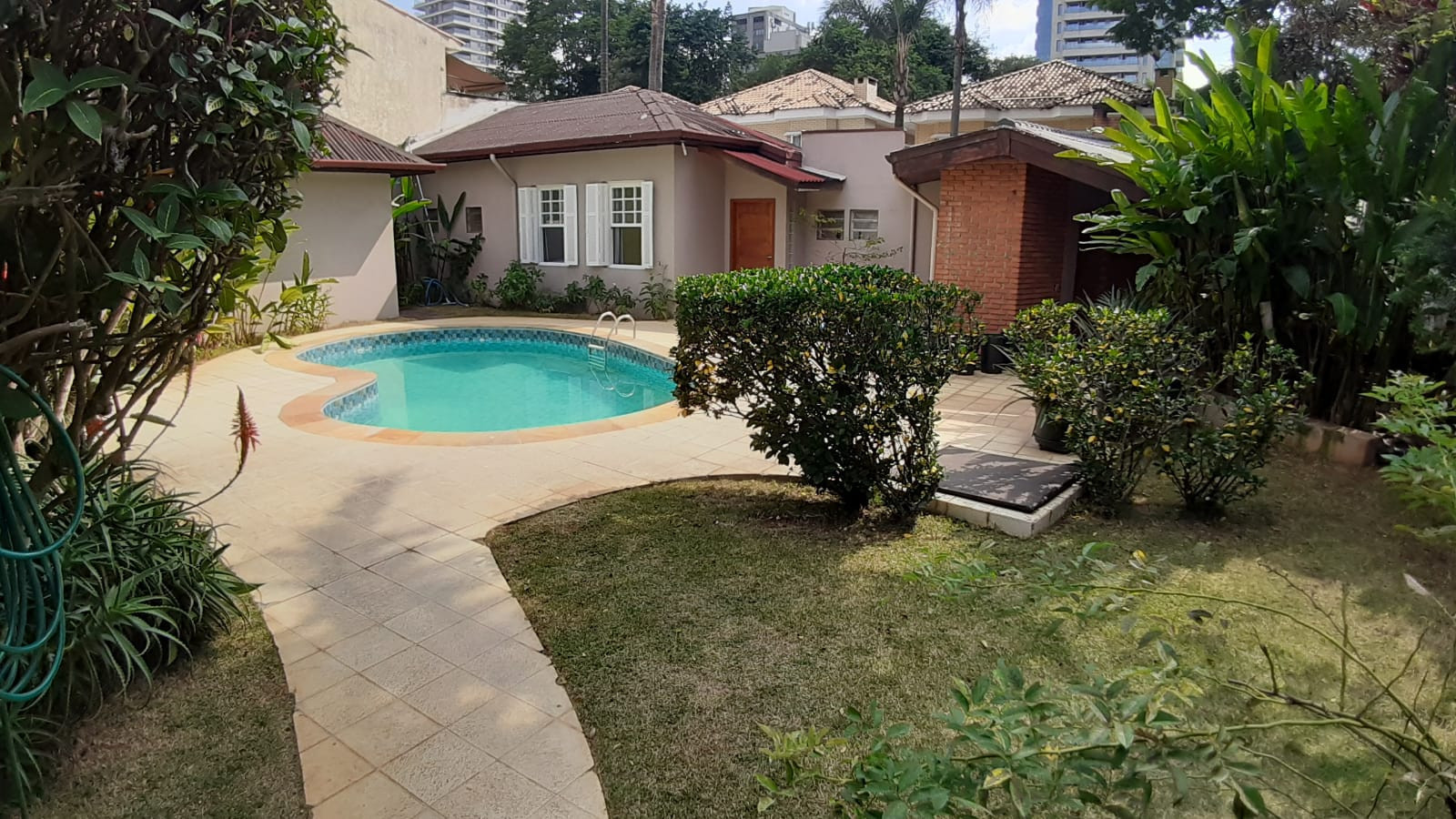 Imagem Casa com 6 Quartos à Venda, 480 m² em Campo Belo - São Paulo Imagem Casa com 6 Quartos à Venda, 480 m² em Campo Belo - São Paulo