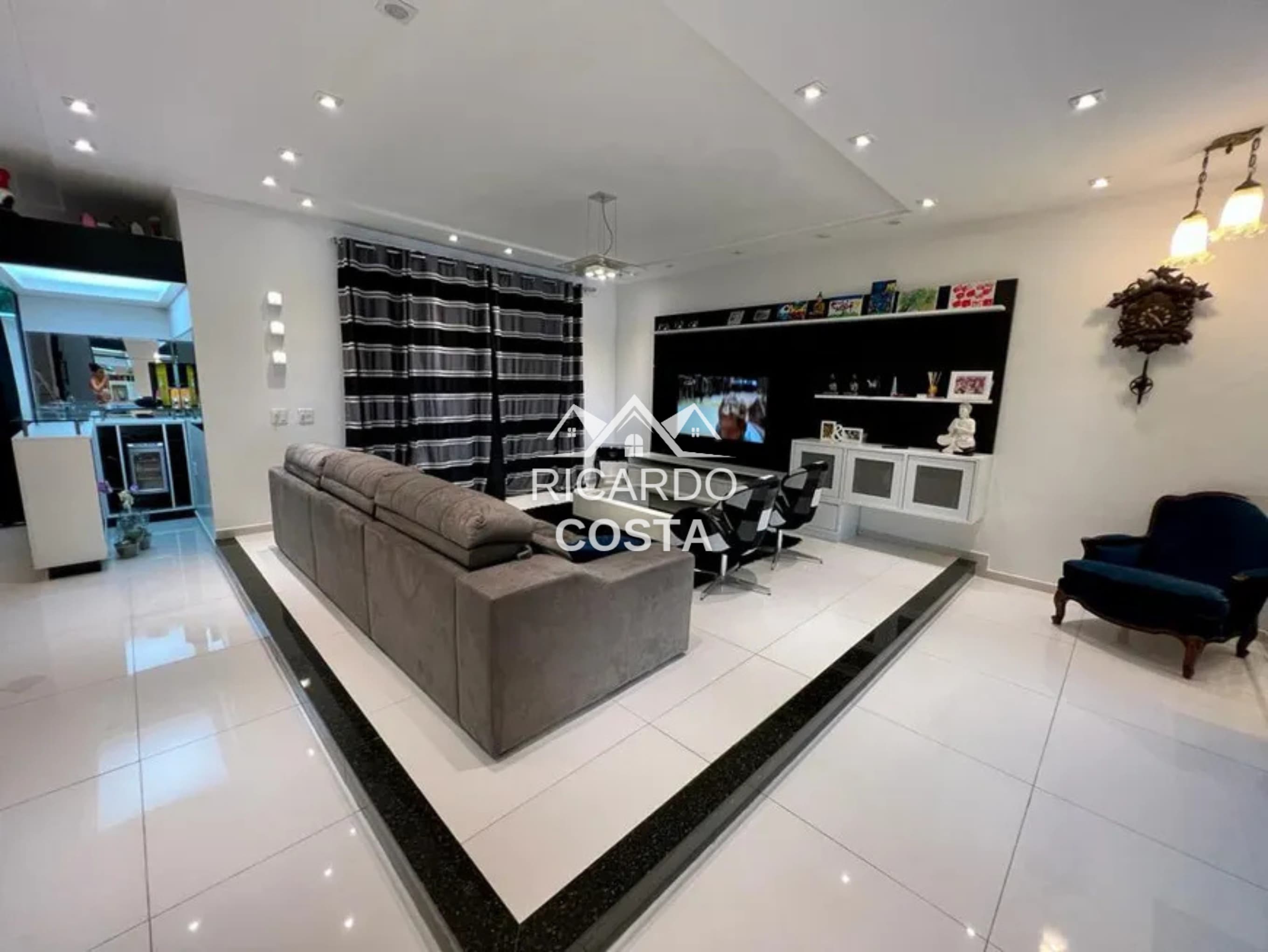 Imagem Casa de Condomínio com 3 Quartos à Venda ou Locação, 310 m² em Jacarepaguá - Rio de Janeiro Imagem Casa de Condomínio com 3 Quartos à Venda ou Locação, 310 m² em Jacarepaguá - Rio de Janeiro