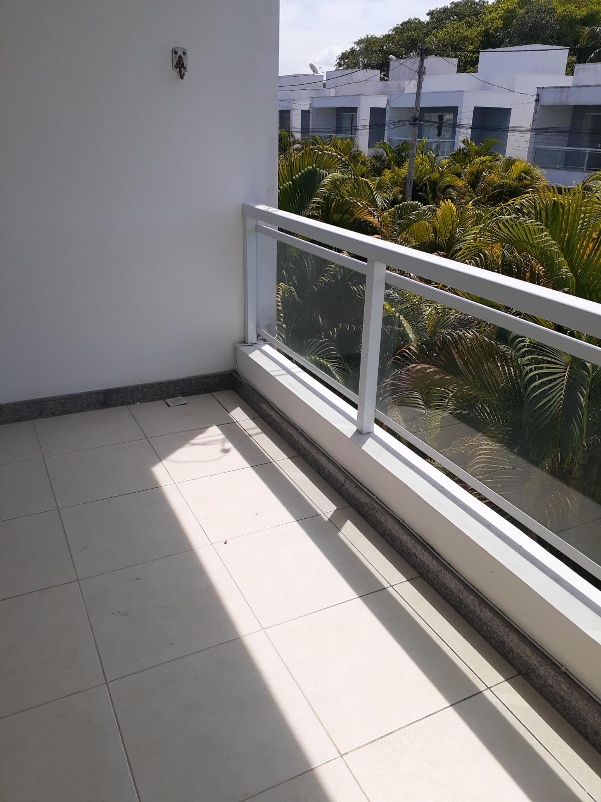Imagem Casa com 4 Quartos para Alugar, em Buraquinho - Lauro de Freitas