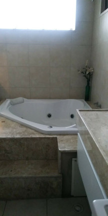 Imagem Sobrado com 4 Quartos à Venda,  em De Lourdes - Fortaleza