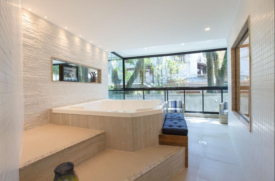 Imagem Cobertura com 4 Quartos à Venda, 239 m² em Charitas - Niterói