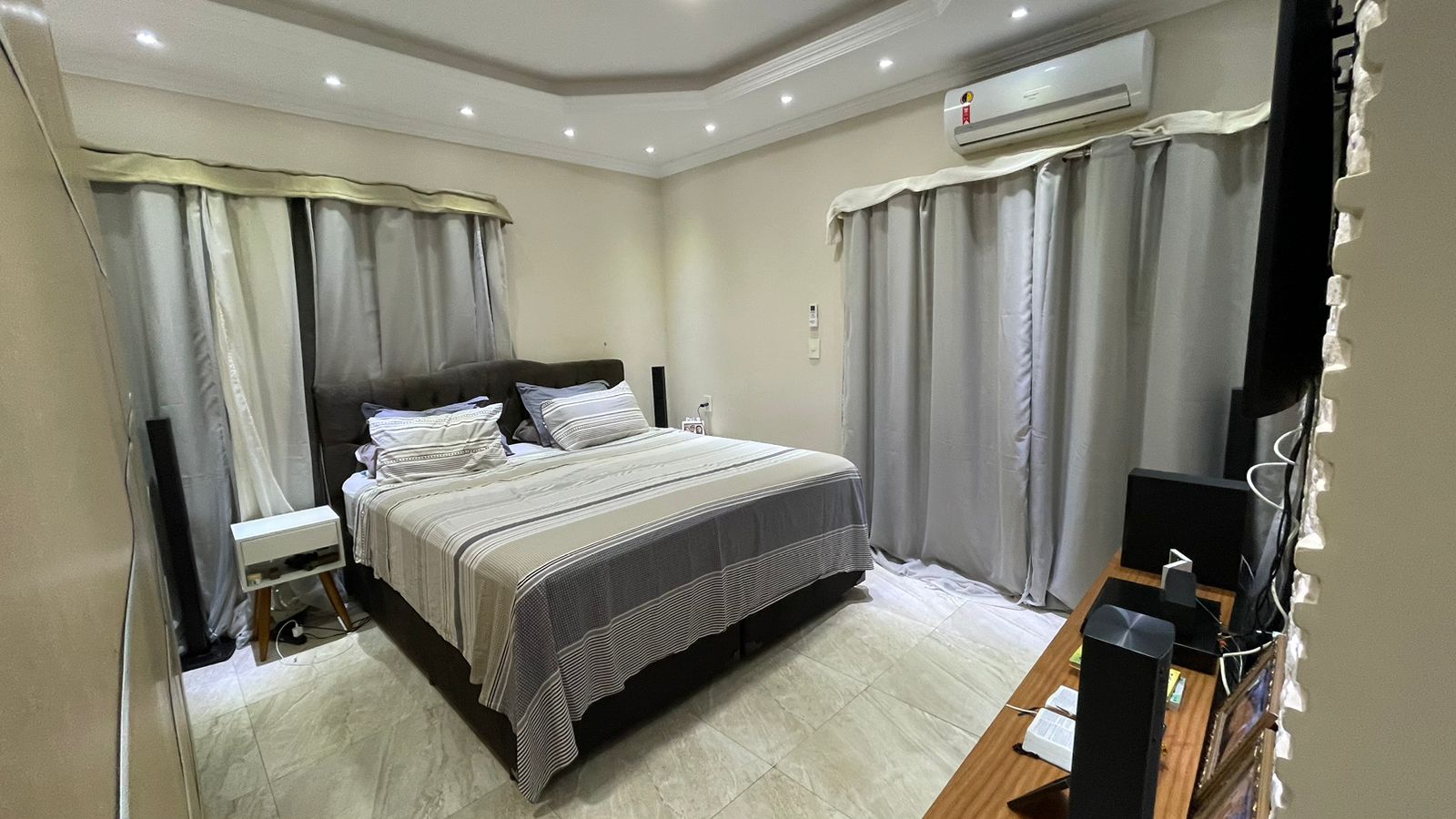 Imagem Casa de Condomínio com 3 Quartos à Venda, 200 m² em Campo Grande - Rio de Janeiro Imagem Casa de Condomínio com 3 Quartos à Venda, 200 m² em Campo Grande - Rio de Janeiro