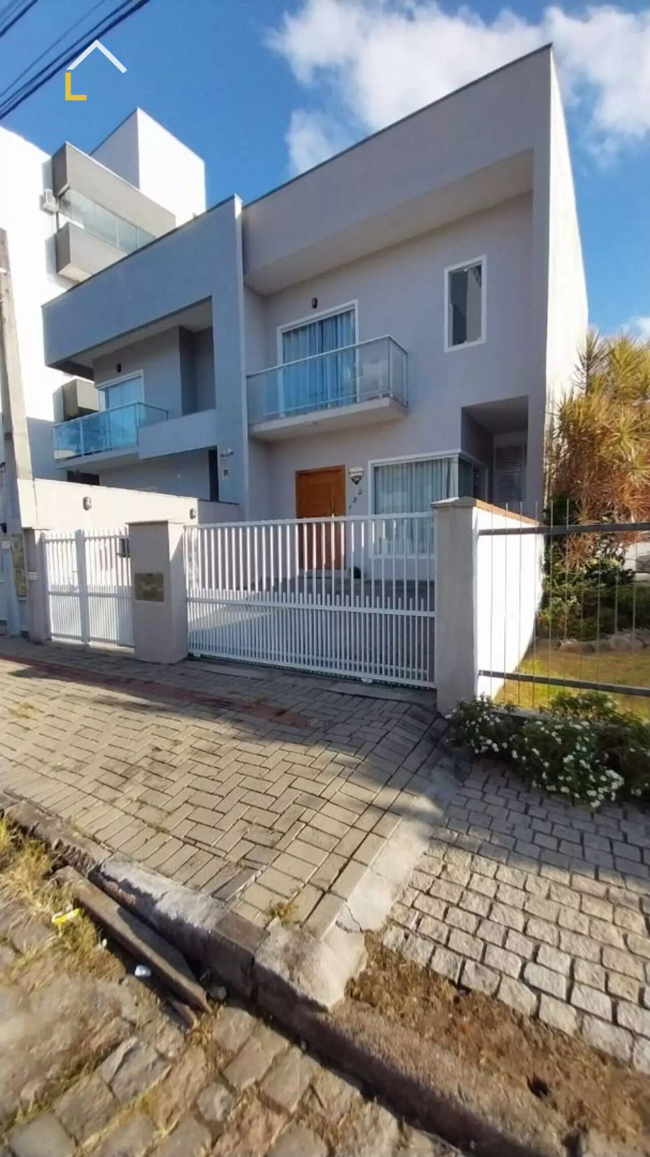 Casa com 3 Quartos à Venda, 163 m²em Iririú - Joinville