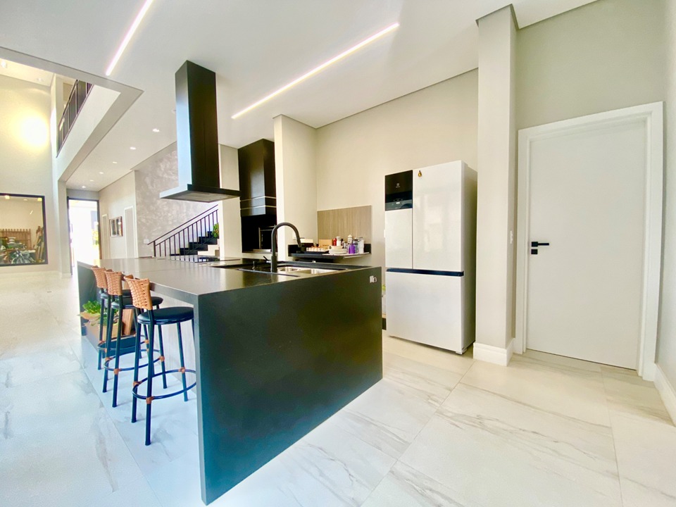 Imagem Casa de Condomínio com 3 Quartos à Venda, 380 m²em Jardim Novo Mundo - Jundiaí Imagem Casa de Condomínio com 3 Quartos à Venda, 380 m²em Jardim Novo Mundo - Jundiaí