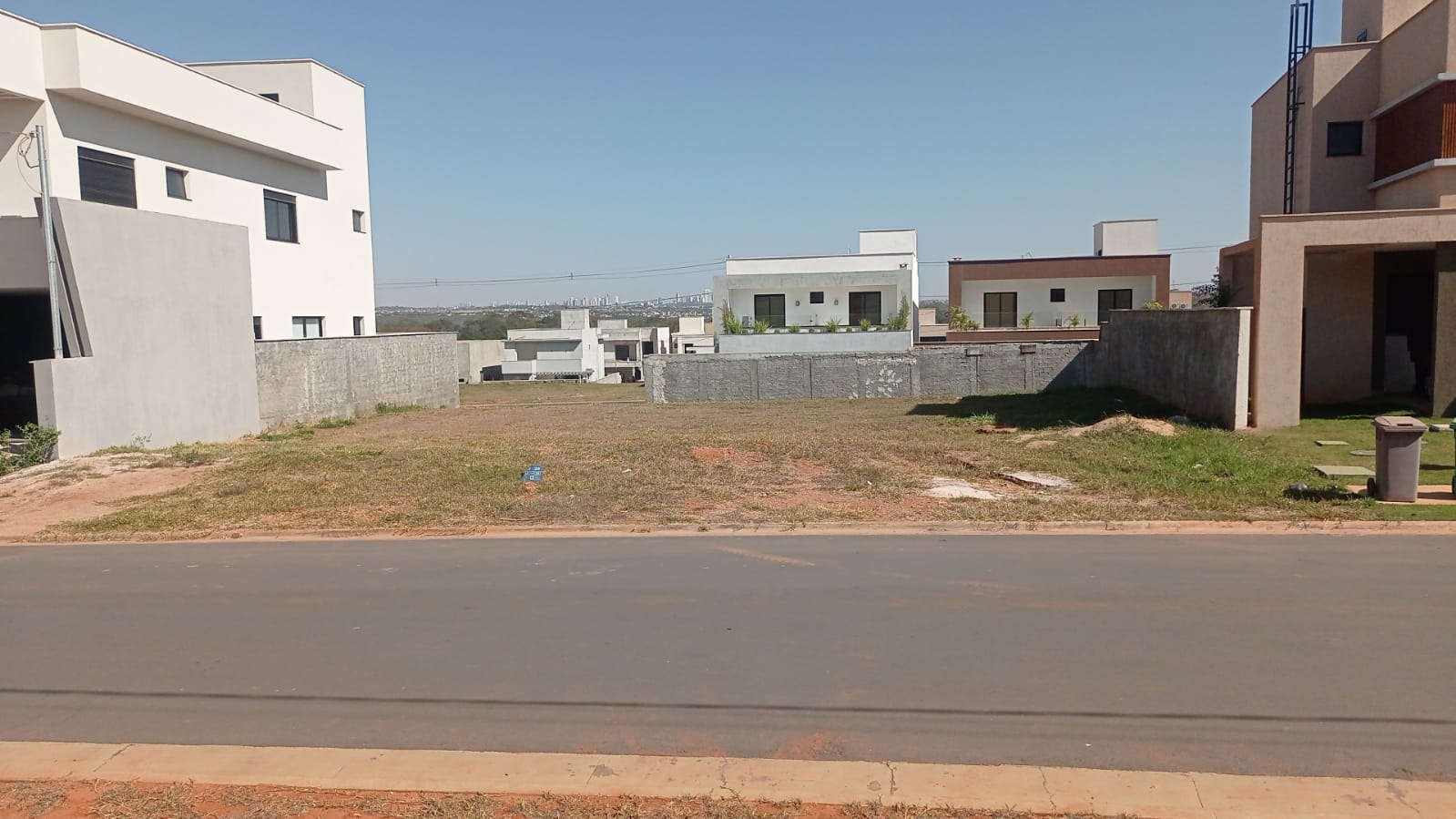 Imagem Terreno à Venda, 270 m²em Jardins Capri - Senador Canedo