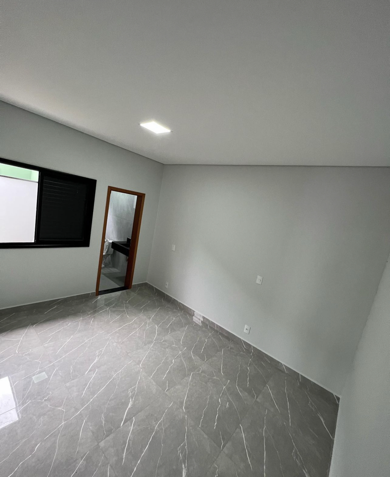 Imagem Casa com 3 Quartos à Venda, 90 m²em Jardim Moriyama - Indaiatuba Imagem Casa com 3 Quartos à Venda, 90 m²em Jardim Moriyama - Indaiatuba
