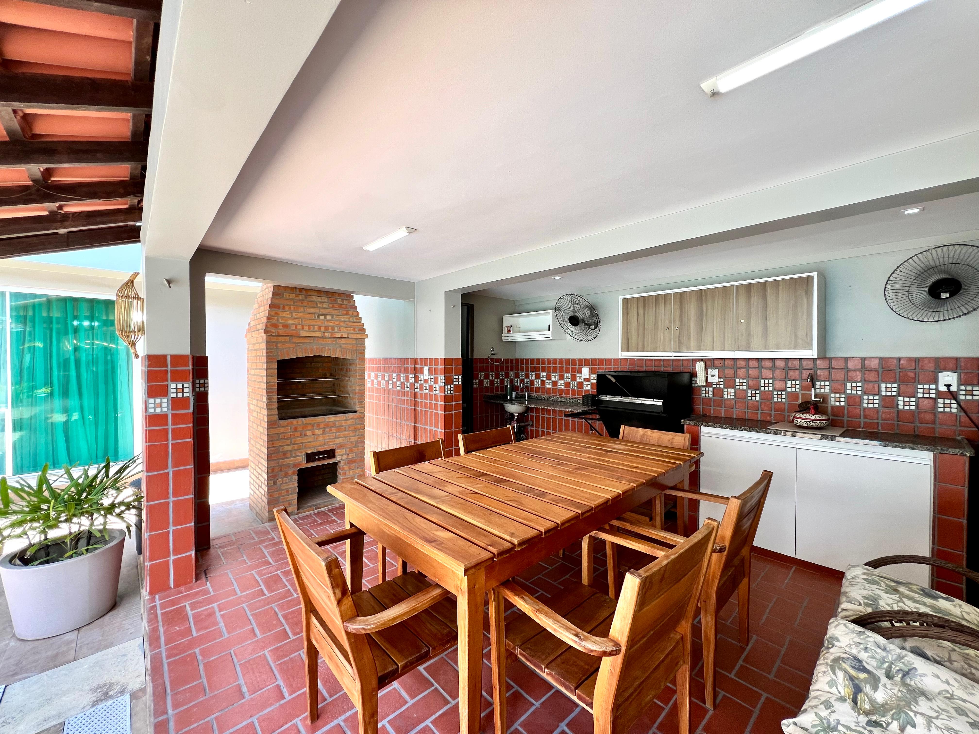 Imagem Casa com 3 Quartos à Venda, 370 m²em Curió-Utinga - Belém Imagem Casa com 3 Quartos à Venda, 370 m²em Curió-Utinga - Belém