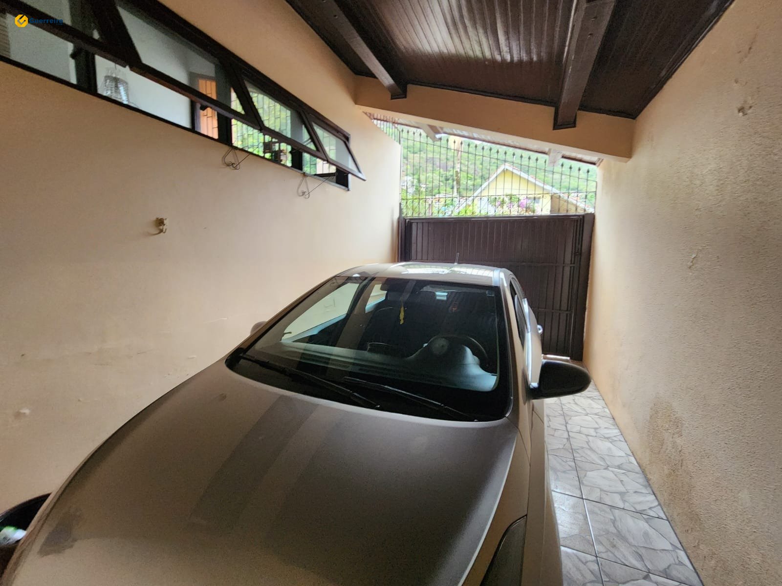 Imagem Casa com 3 Quartos à Venda, 190 m² em Trindade - Florianópolis Imagem Casa com 3 Quartos à Venda, 190 m² em Trindade - Florianópolis