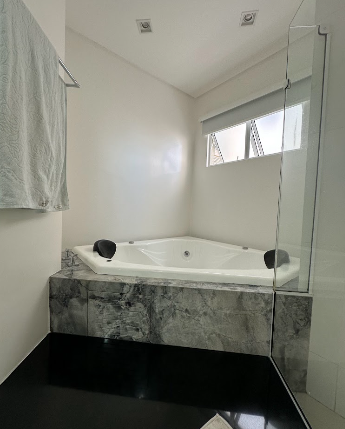 Imagem Apartamento com 4 Quartos à Venda, 237 m²em Meia Praia - Itapema Imagem Apartamento com 4 Quartos à Venda, 237 m²em Meia Praia - Itapema