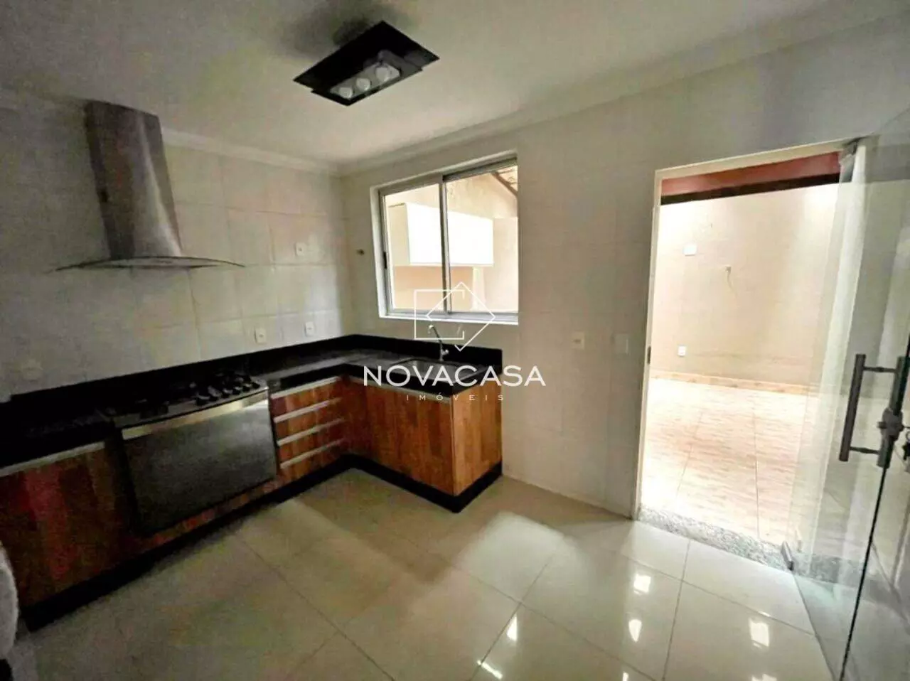 Imagem Casa com 3 Quartos à Venda, 85 m² em Heliópolis - Belo Horizonte Imagem Casa com 3 Quartos à Venda, 85 m² em Heliópolis - Belo Horizonte