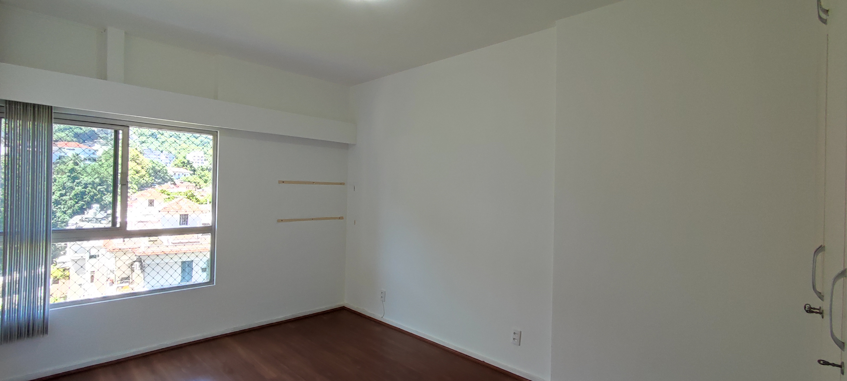 Imagem Apartamento com 3 Quartos à Venda, 118 m²em Laranjeiras - Rio de Janeiro Imagem Apartamento com 3 Quartos à Venda, 118 m²em Laranjeiras - Rio de Janeiro