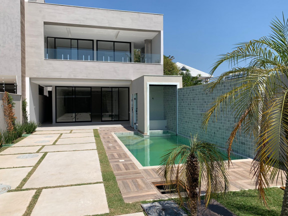 Casa com 4 Quartos à Venda, 360 m² em Barra da Tijuca - Rio de Janeiro